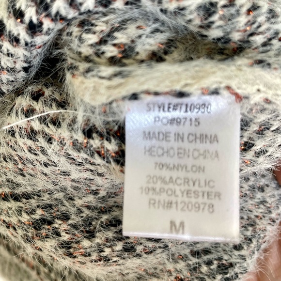 Women's Super Soft Fuzzy Quarter Zip Plaid Sweater Size Medium - Picture 8 of 8